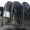 Alpinestars patented finger-bridge prevents finger separation and stops protection twisting around the little finger in the event of a slide. Retro reflective detailing for improved night visibility.