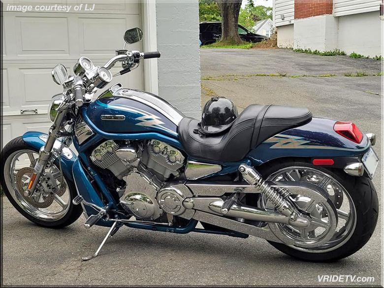 2005 Harley Davidson blue VRSCSE